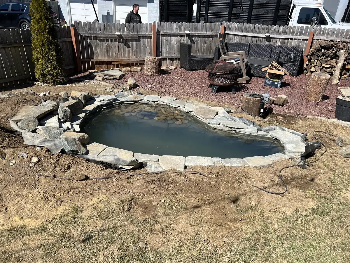 Water feature detail with clear circulation